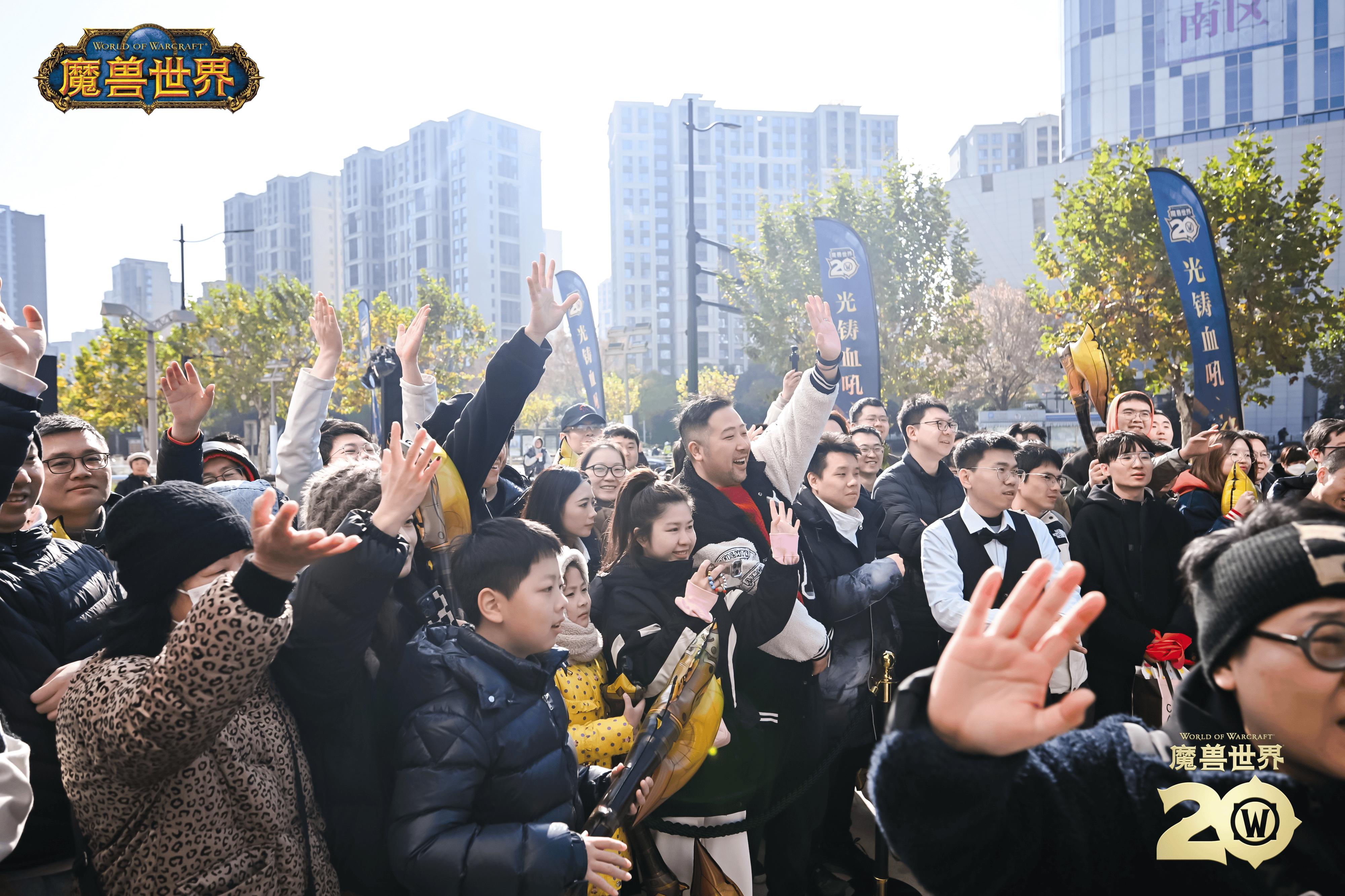 永久落地上海,《魔兽世界》血吼雕塑在近铁城市广场完成剪彩